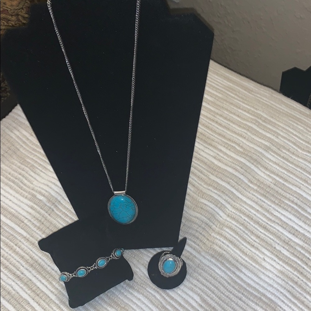 On Vacay Blue Necklace set
